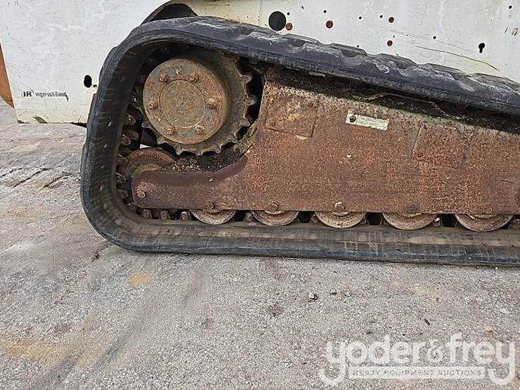 2007-bobcat-t300-image-12
