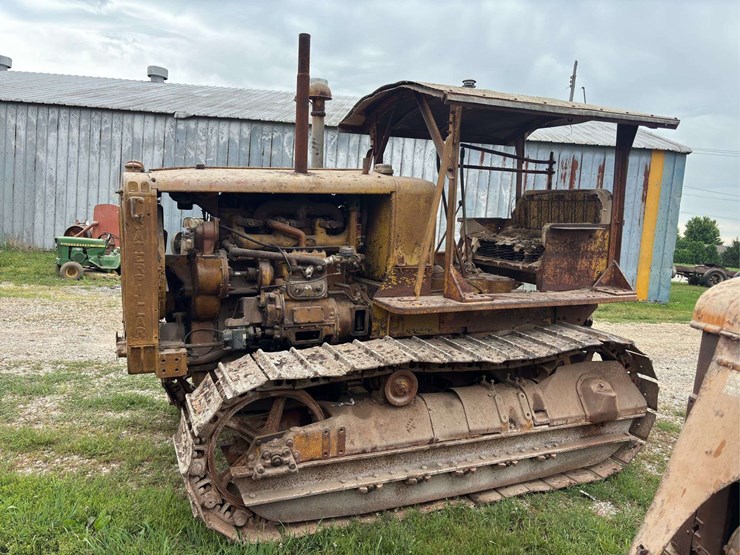 caterpillar-forty-diesel-crawler-image-2