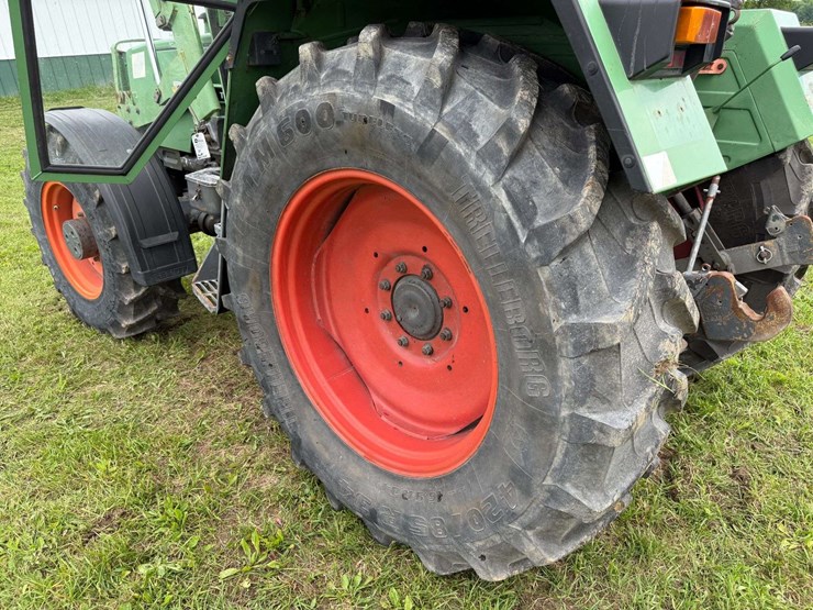 one-owner-fendt-305-lsa-with-loader-image-20