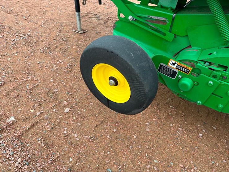 2023-john-deere-450m-image-8
