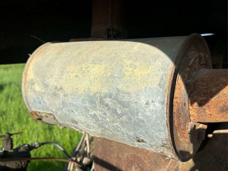 huber-4-cylinder-tractor-image-28