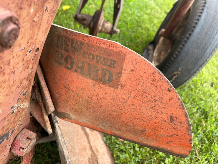 #7468-•-international-harvester-multi-bottom-plow-image-25