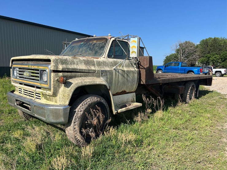 chevy-c70-truck-image-1