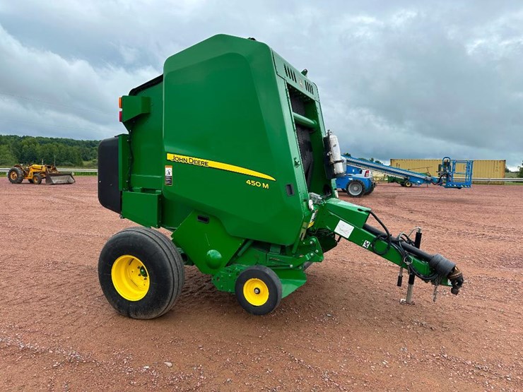 2023-john-deere-450m-image-3