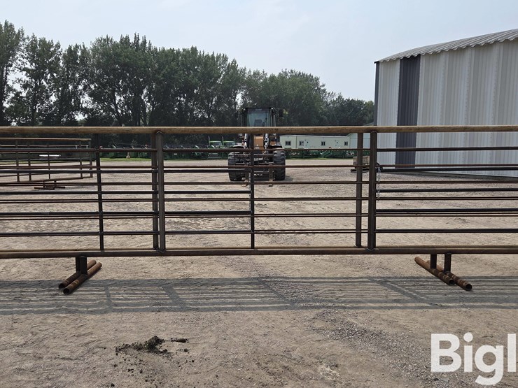 24'-free-standing-panel-w/-swing-gates-(bid-per-unit)-image-6