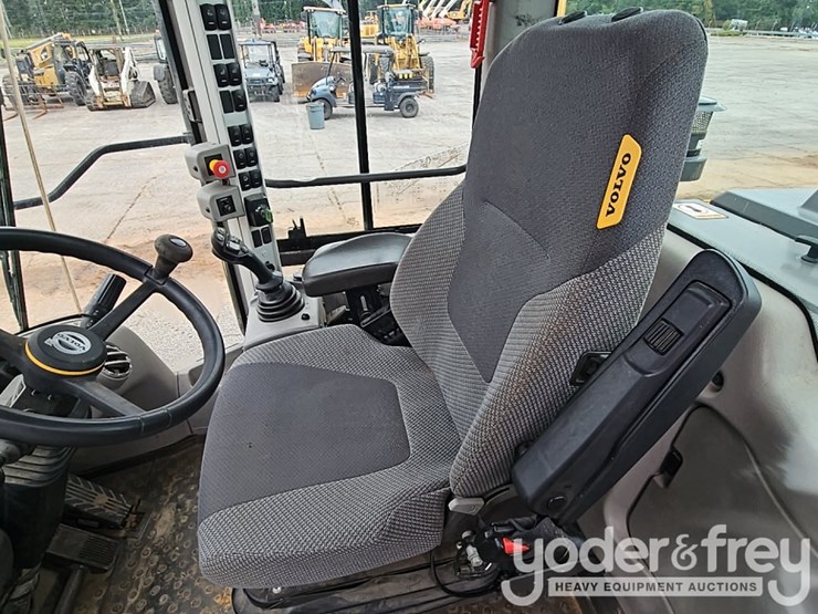 2020-volvo-l60h-image-47