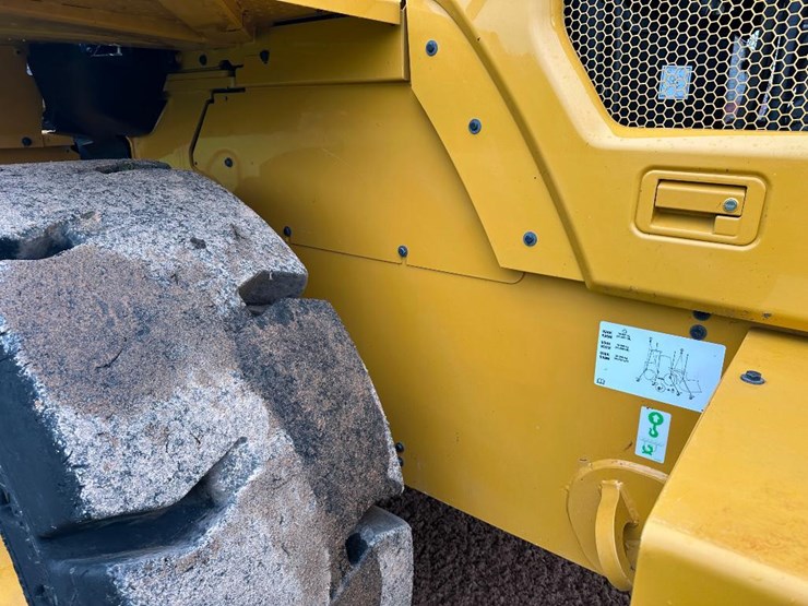2019-caterpillar-938m-image-27