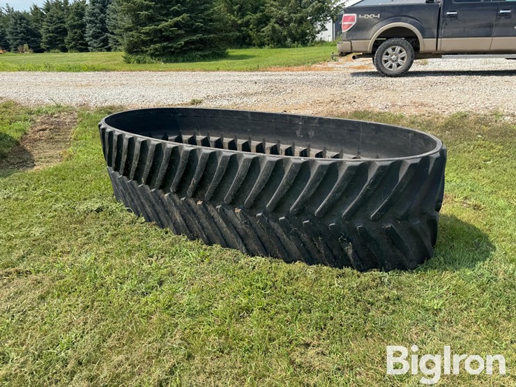 goodyear-30"-quad-track-track-image-2
