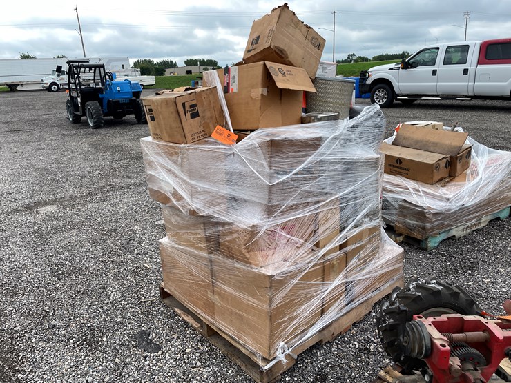 #6403-•-pallet-of-filters-image-1