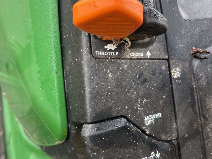 john-deere-x300-image-61