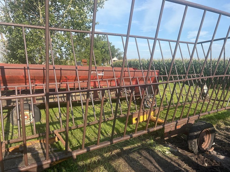 livestock-feeder-wagon-image-2