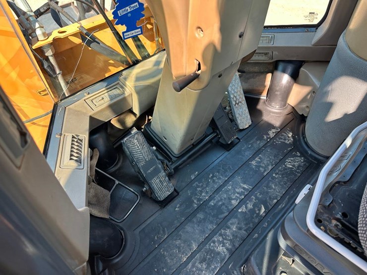 2005-case-521d-xt-image-53