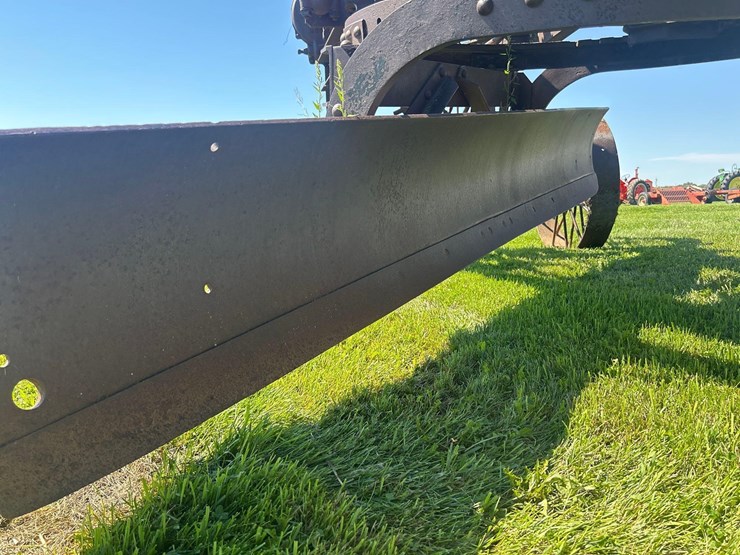 caterpillar-road-grader-image-18