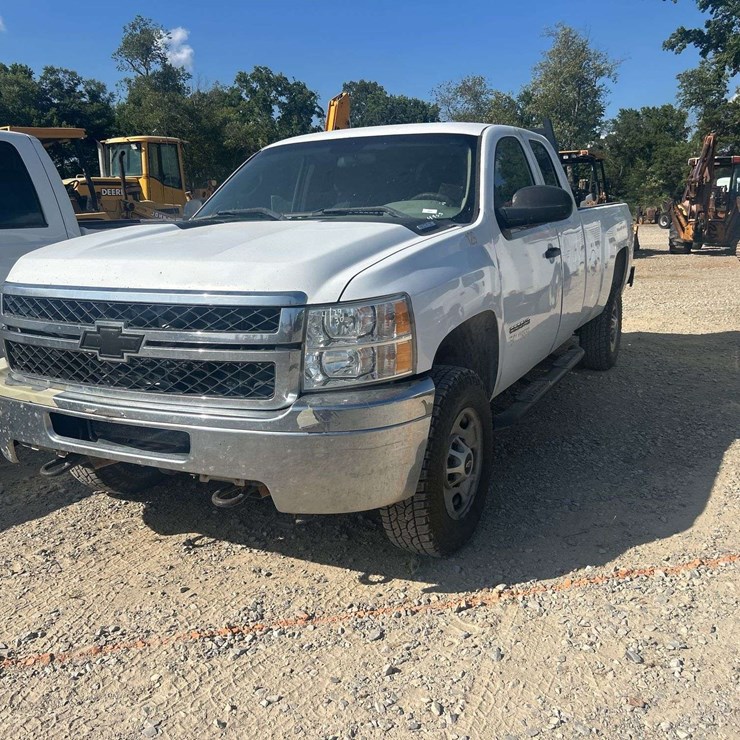 2011 Chevy 2500 Ext Cab 4x4 Pickup