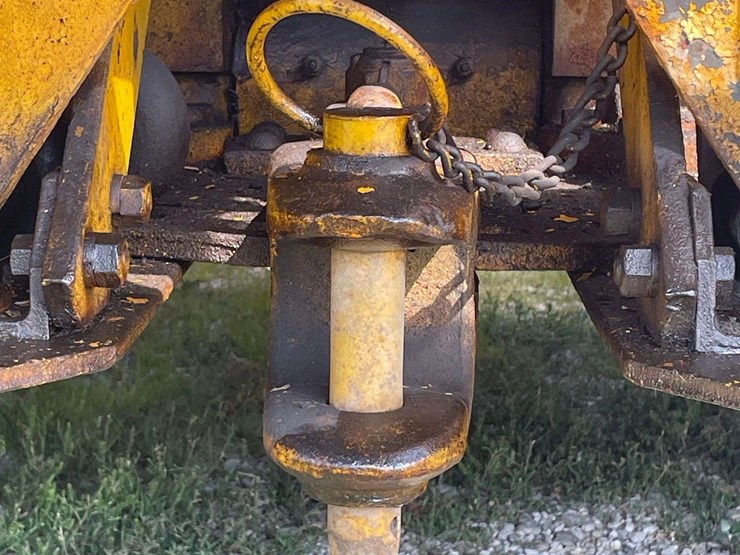 caterpillar-sixty-image-91