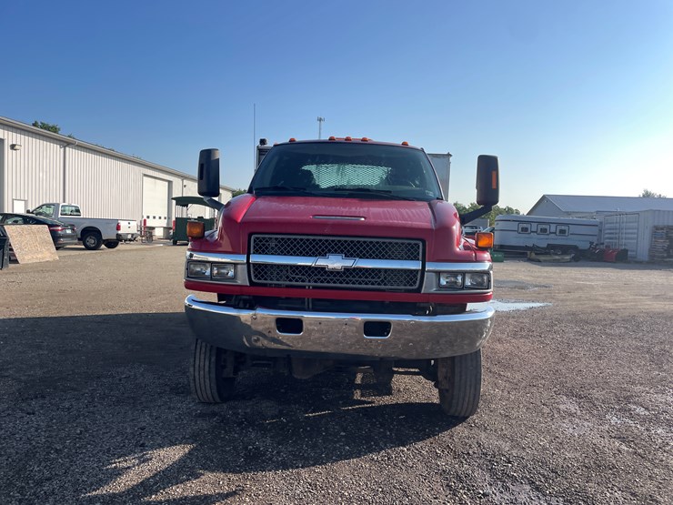 #6287-•-2005-chevy-c4500-4x4-service-truck-image-2