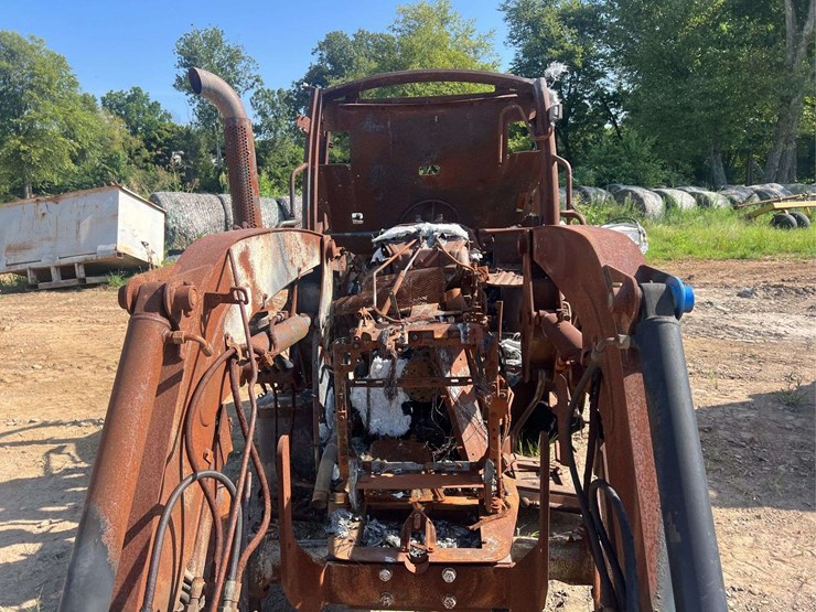 2013-new-holland-t4.95-image-9