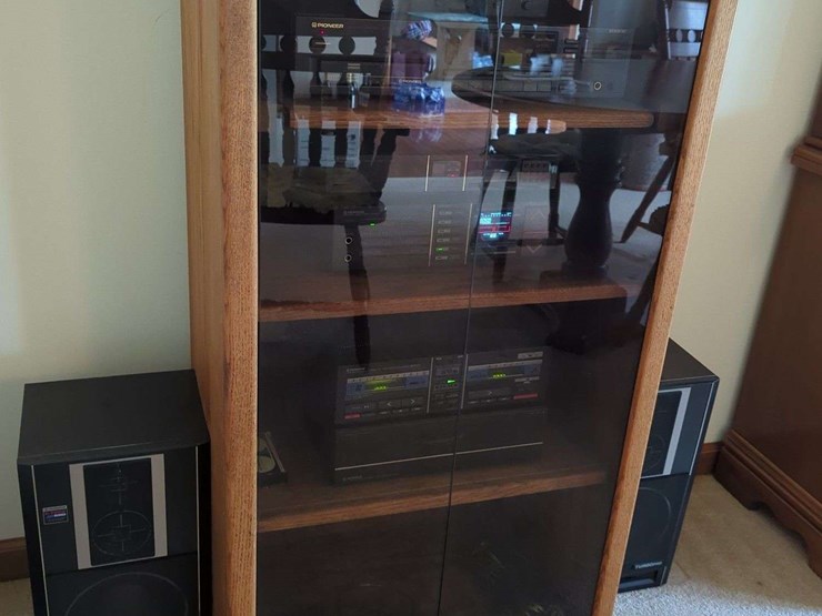 vintage-pioneer-complete-audio-system-lot---receiver/turntable/cd/tape/tuner-and-speakers-with-cabinet-image-13
