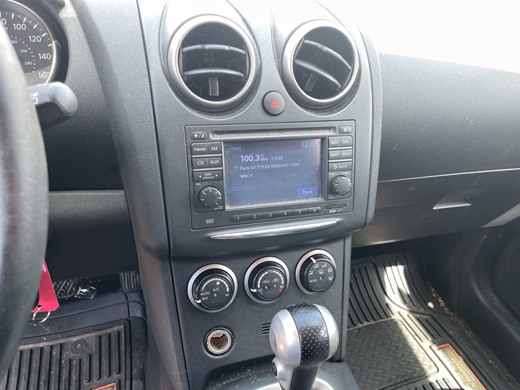 2011-nissan-rogue-image-34
