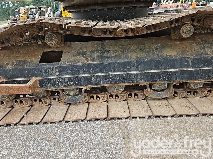 2011-deere-250g-lc-image-11