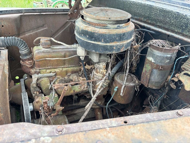 chevy-400-truck-with-minneapolis-moline-corn-sheller-image-90