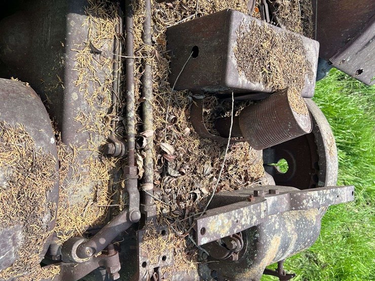 john-deere-unstyled-model-d-image-19