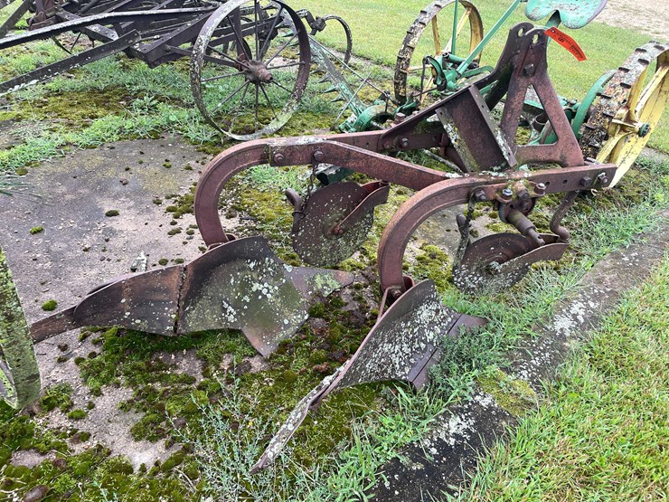 #7492-•-antique-plow-image-2