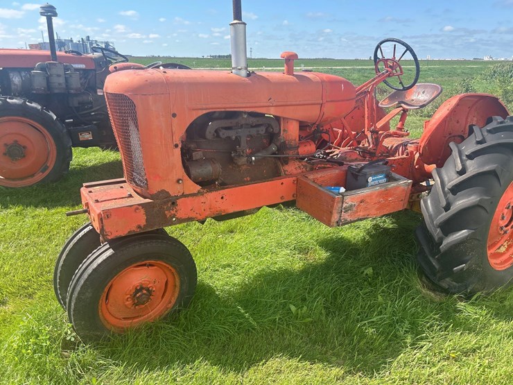 allis-chalmers-wd-tractor-image-1