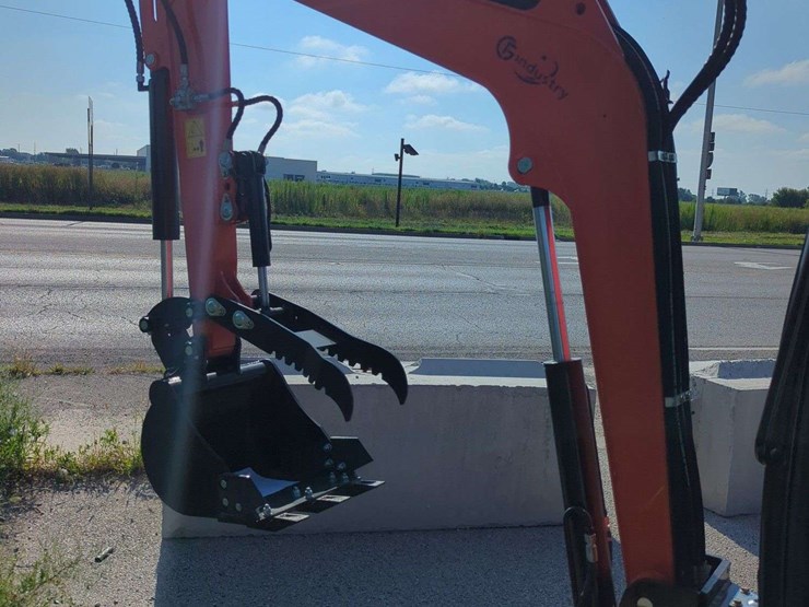28-hp---cfg-industrial-mini-excavator-enclosed-cab---qnt50r---(2025)-image-10