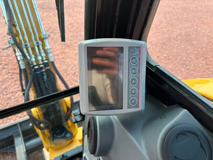 2020-caterpillar-303-image-56