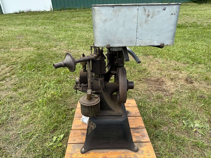 standard-gas-engine-cream-separator-image-4