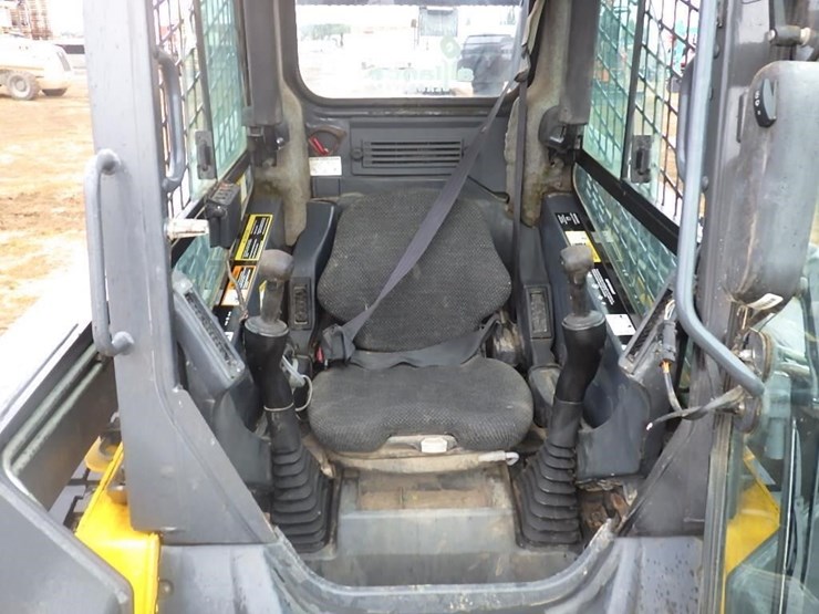 john-deere-319dt-skid-steer-tracked-loader-image-17