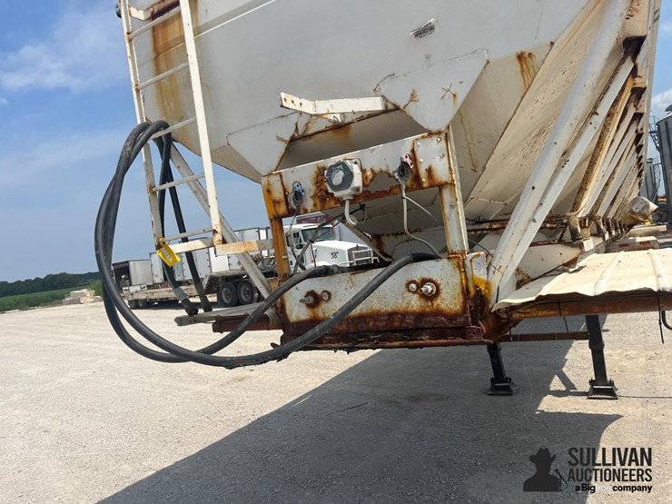 1995-ray-man-t/a-fertilizer-tender-trailer-image-11