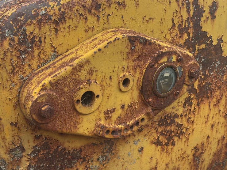caterpillar-r5-crawler-and-blade-image-33