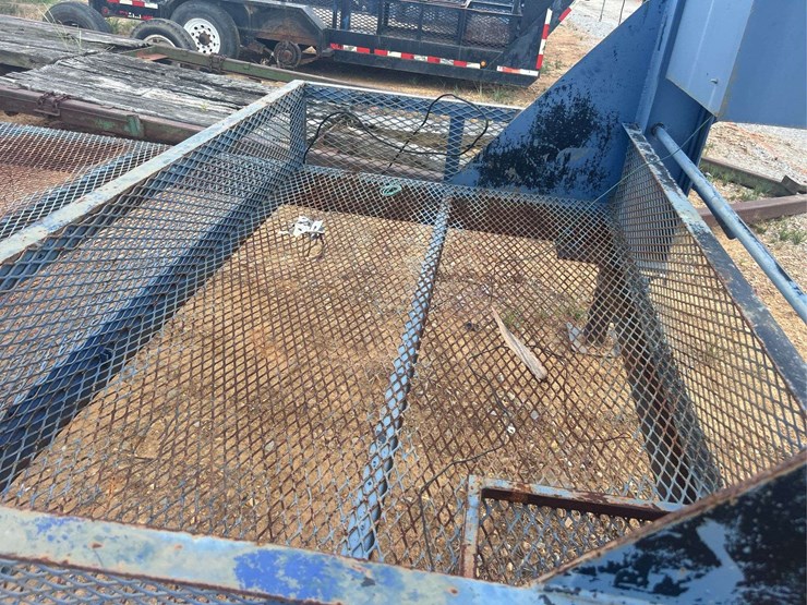 2012-77"-x-20'-t/a-gooseneck-trailer-image-10