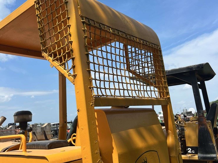 deere-450b-image-16