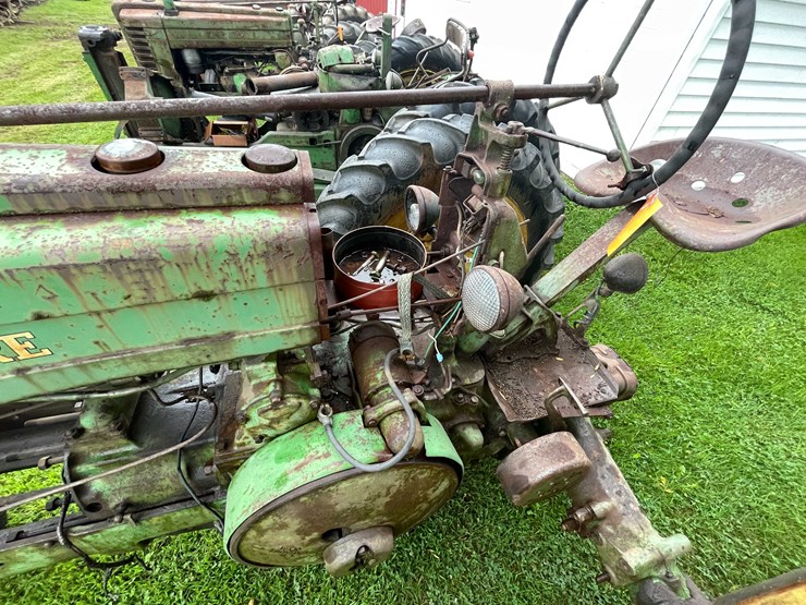 #6675-•-john-deere-parts-tractor-image-19