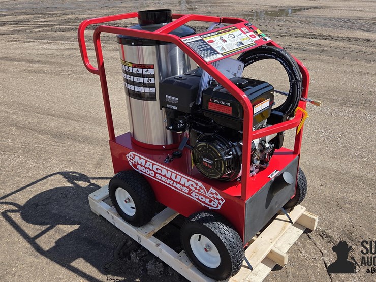 2025-magnum-4000-series-hot-water-pressure-washer-image-2