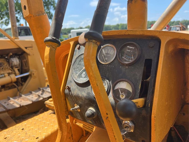 deere-450b-image-23