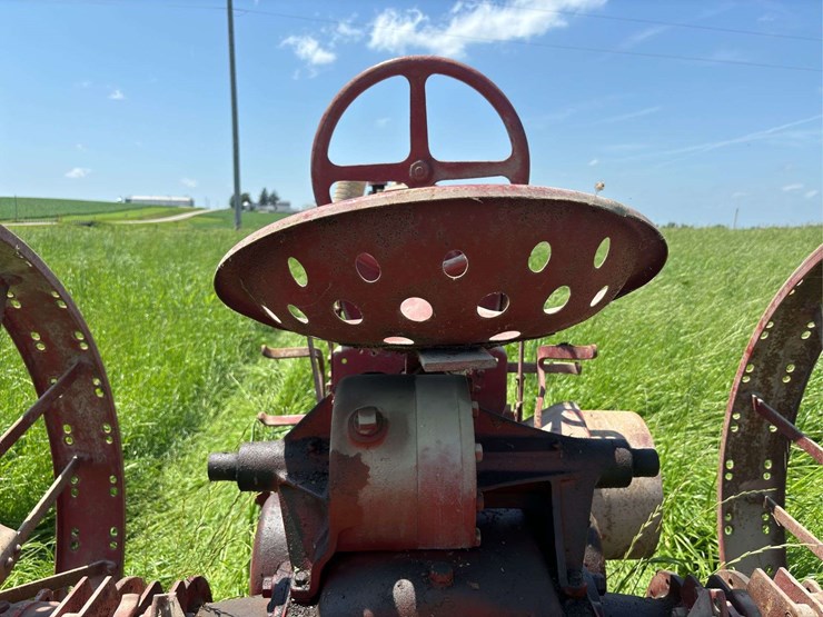 farmall-f12-image-36