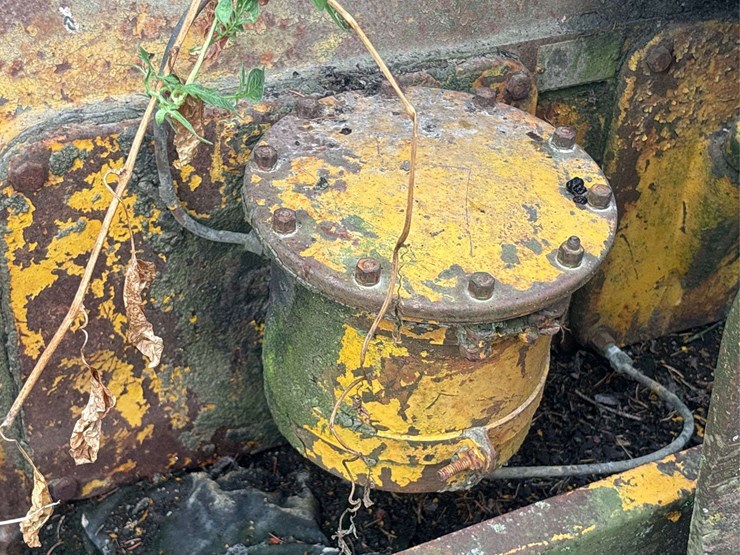 caterpillar-r5-crawler-and-blade-image-26