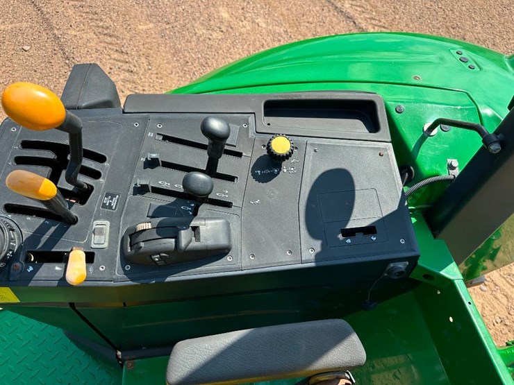 2007-john-deere-6215-image-42