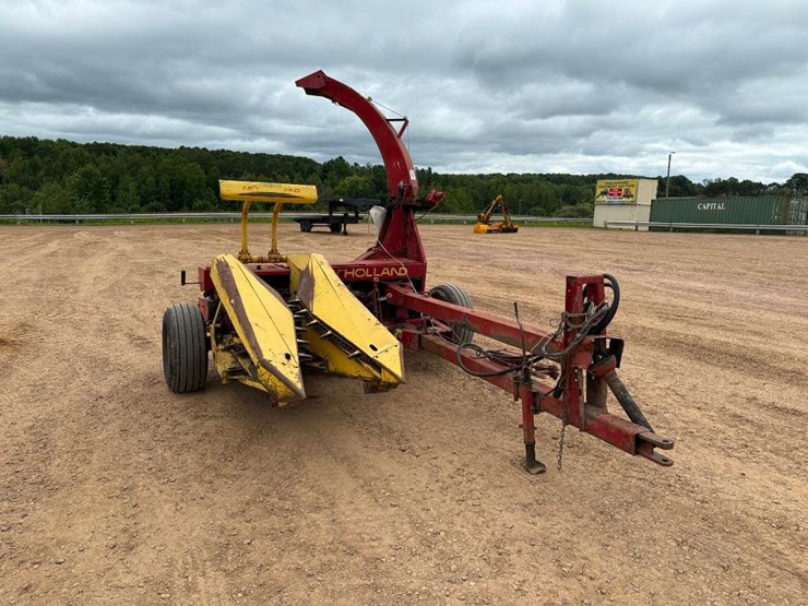 new-holland-770-image-1