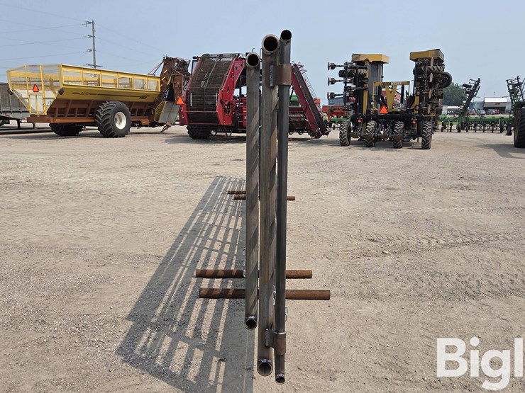 24'-free-standing-panel-w/-12'-swing-gates-(bid-per-unit)-image-8