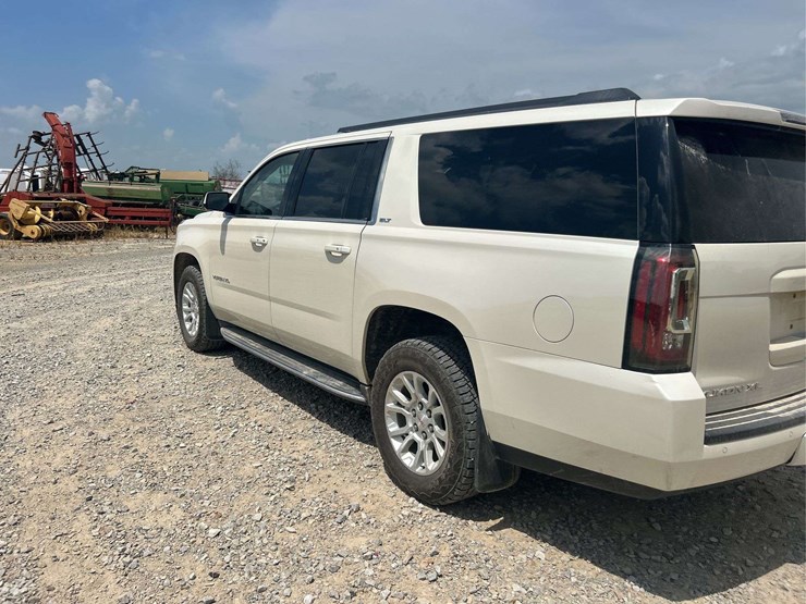 2015-gmc-yukon-xl-image-2