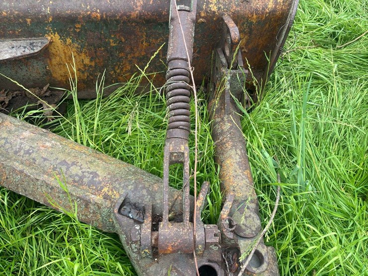 caterpillar-r5-crawler-and-blade-image-53
