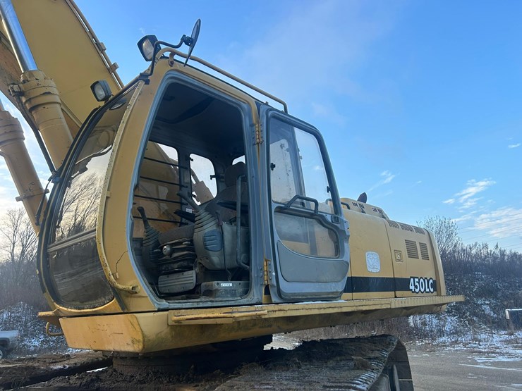 2005-deere-450-lc-image-19