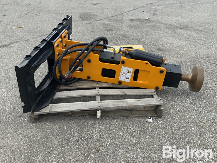 2025-giyi-680-skid-steer-post-driver-image-4