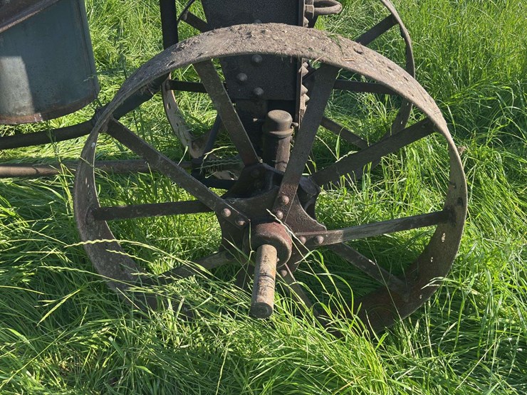 mccormick-deering-titan-10-20-image-13