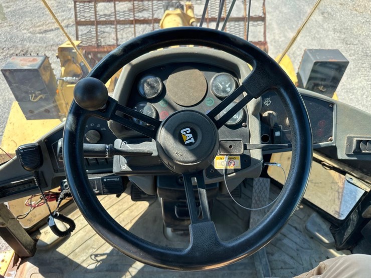 caterpillar-938g-image-14